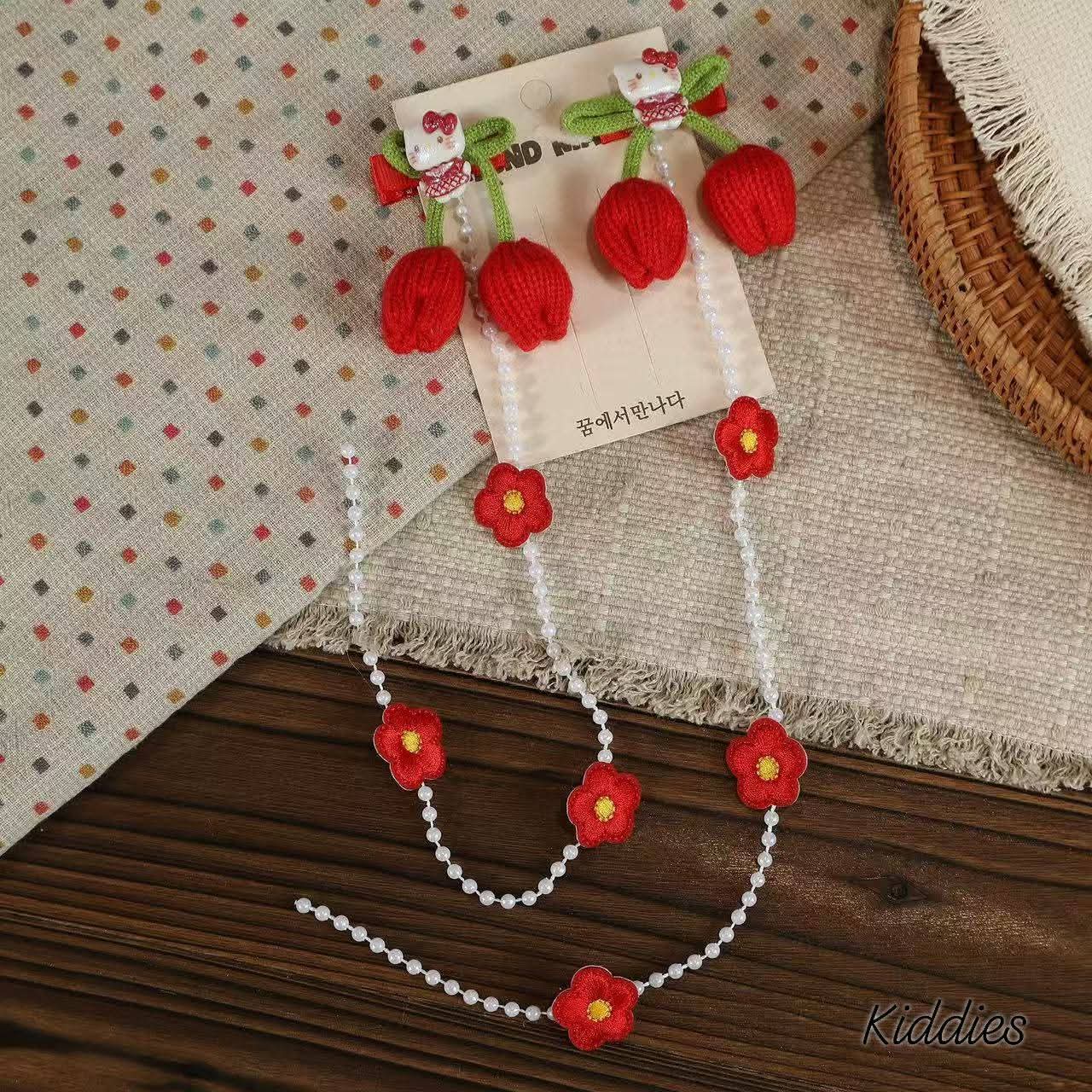 Tulip pearl chain clip