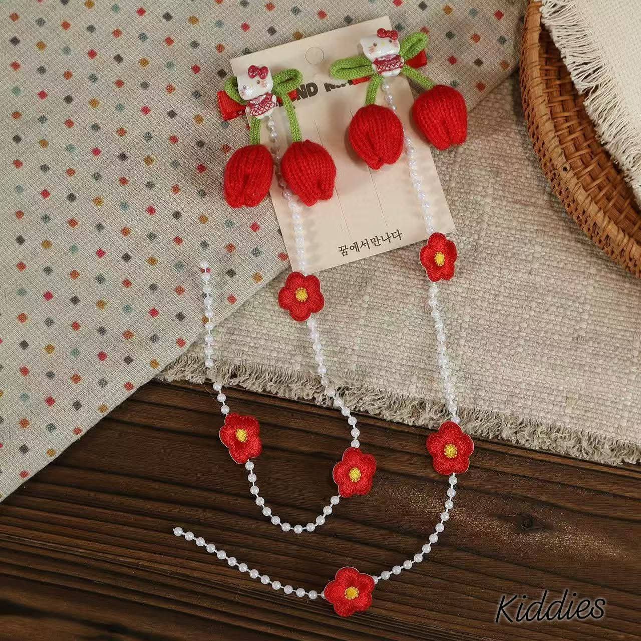Tulip pearl chain clip